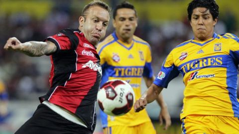 El delantero del Atlas, Vicente Matías Vuoso sabe lo que es la presión.