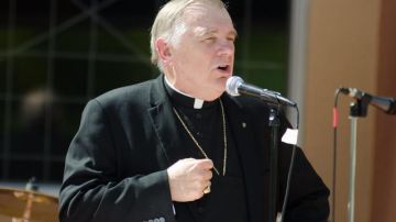 El arzobispo  Thomas Wenski interpuso una demanda.