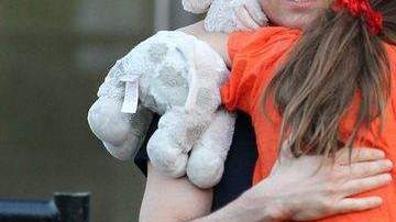 Tom Cruise junto a su hija Suri, caminando por Manhattan.