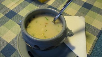 La sopa de espinacas es sabrosa y fácil de hacer.