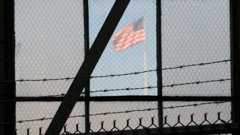 Una vista desde una celda en la prisión de la base de Guantánamo, en Cuba; ciertas políticas de interrogatorio serán reveladas.