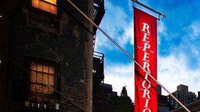 Local donde está ubicado Repertorio Español.