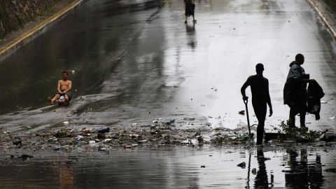 "Sandy" ha causado severos daños en su paso por el Caribe.