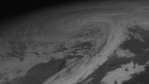 Se espera que “Sandy” siga avanzando hacia el norte durante el viernes, y que el sábado gire hacia el oeste.