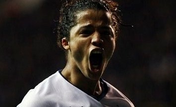 El delantero mexicano, Giovani dos Santos.