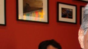 Luis J. Rodríguez, poeta y activista, escribió sobre los momentos más difíciles de su vida después de ser pandillero, criminal y adicto a las drogas en su nuevo libro ‘It Calls You Back’.