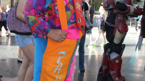 Segundo Varas, de Lima, se disfraza del payaso Papelito en el Paseo de la Fama de Hollywood.