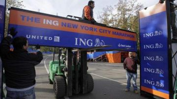 El jueves se trabajaba en los últimos preparativos para el Maratón de NYC que se realizará el domingo.