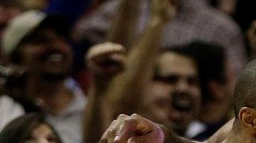 Tony Parker hizo una larga canasta y San Antonio derrotó a Oklahoma