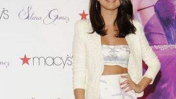 Selena Gómez reconoce que le cuesta mucho estar separada de su novio Justin Bieber y su amiga Taylor Swift.