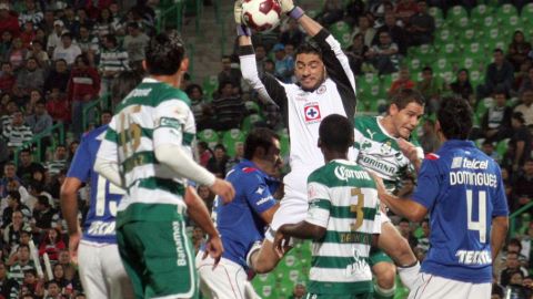 Santos Laguna vino de atrás y derrotó 2-1 a Cruz Azul