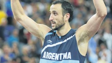 Manu Ginóbili, un símbolo del baloncesto argentino, celebra la victoria de su quinteto sobre Brasil en los Juegos Olímpicos de Londres.