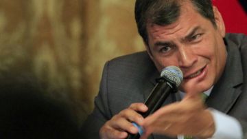 El Presidente de Ecuador, Rafael Correa, dijo que la denuncia de una operación de la CIA para desestabilizar su gobierno coincide con otra denuncia anterior.
