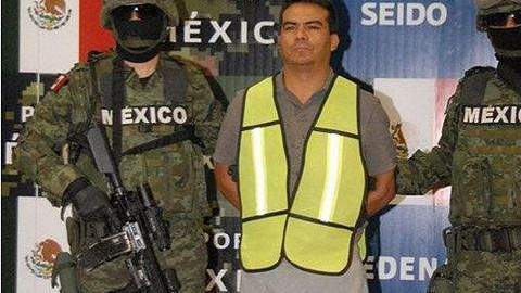 Autoridades presentan a Jesús Alfredo Salazar Ramírez, alias “El muñeco” o “El pelos", quien supuestamente ordenó la muerte de Nepomuceno Moreno, activista mexicano que pedía justicia por la desaparición de su hijo.