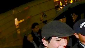 Jóvenes miembros de ICIRR durante la vigilia que ocurrió afuera del McCormick Place en Chicago.