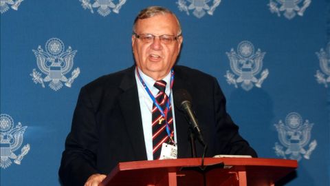 El alguacil del condado Maricopa, en Arizona, Joe Arpaio, reelegido en el cargo.