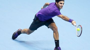 El suizo Roger Federer avanza a semis en el Masters de Londres y Del Potro gana.