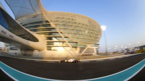 El piloto mexicano Esteban Gutiérrez culminó sus días de prueba en Abu Dhabi y se puso a punto para Sauber.