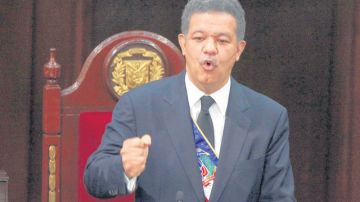 Leonel Fernández es acusado de haber malgastado dineros públicos.