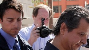 Marco Antonio Delgado era transportado ayer en un auto desde la Prisión del Condado de El Paso hacia un tribunal federal.