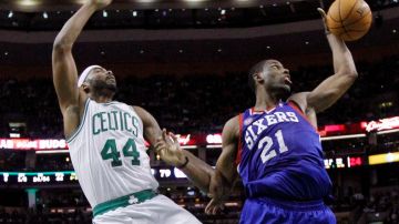 De la mano de Turner y Holiday los Sixers vencen de visitantes a los Celtics.