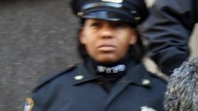 Leonardo Espinal el presunto homicida de sus dos hijos detenido por miembros de la policía.