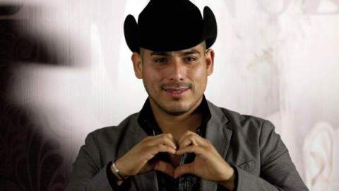 Espinoza Paz intérprete de “Lo intentamos” dio fin a los rumores.