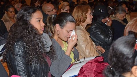 Las lágrimas fueron muestra que el dolor por la tragedia que enlutó hace 11 años a cientos de familias dominicanas, se mantiene.