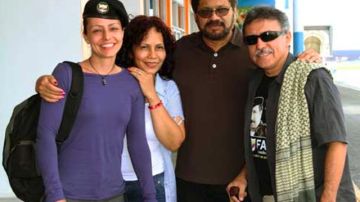 Los negociadores de las FARC, Tanja Nijmeijer, izquierda, Iván Márquez y Jesús Santrich, quienes se encuentran desde hace varios días en La Habana, Cuba.
