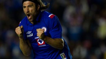 El argentino Pavone le da el triunfo al Cruz Azul frente al León.