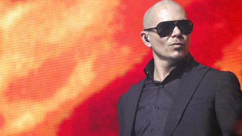 Pitbull abrirá los Latin Grammy pero hasta el momento los nombres de los que cerrarán esta producción no ha sido revelados.