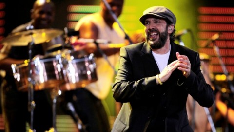 Juan Luis Guerra, a principios de año en la foto, parte como el más nominado de la 13 edición de los Latin Grammy.