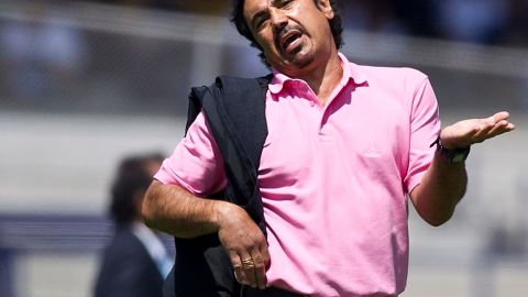 "Pero ¿por qué?" parece decir Hugol. Pachuca hizo realidad un despido muy anunciado.
