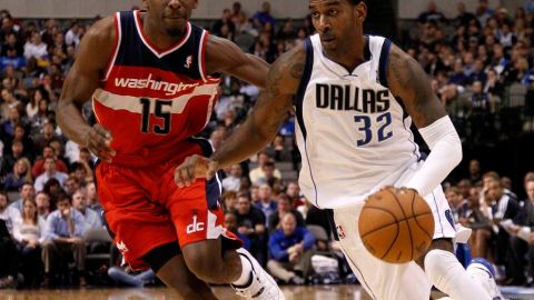 Mavericks ganan a Wizards; Kaman logra 23 puntos.