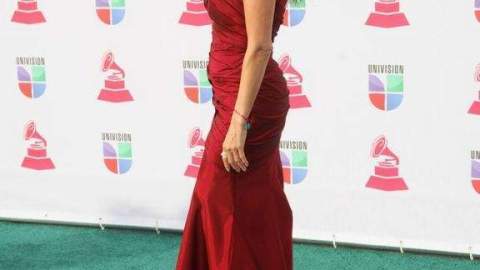Giselle Blondet llega a los Latin Grammy.