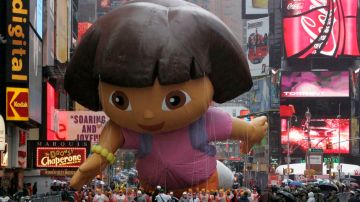 El personaje de Dora, la Exploradora, es uno de los principales participantes en el tradicional desfile.