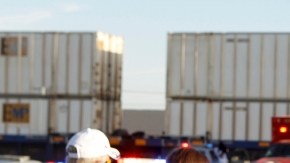 El accidente sorprendió a algunos que se acercaron para observar mientras se socorría a las víctimas en Midland, Texas.