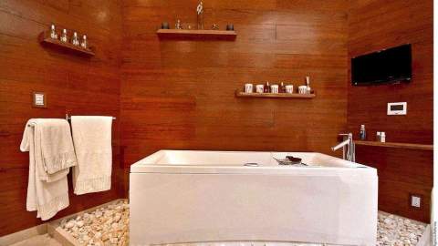 Al renovar tu hogar para las fiestas, no olvides el baño.