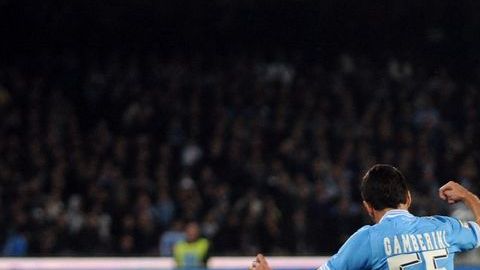 El Shaarawy sostiene al Milan en la Liga Italiana. Su gol le da vida al cuadro rossonero.
