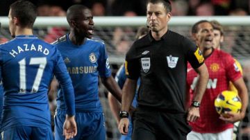 Exoneran a árbitro de la Liga Premier de acusaciones de racismo en perjuicio de John Obi Mikel del Chelsea.