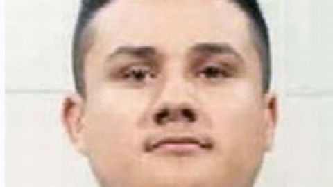 Joe Luis Sáenz, uno de los presuntos delincuentes más buscados por el FBI, está acusado de disparar fatalmente a dos miembros de pandillas rivales en Los Ángeles en julio de 1998 entre otros delitos.