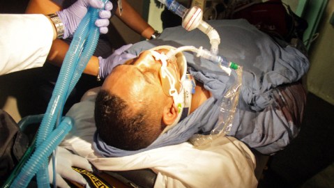 Camacho a su llegada al hospital tras ser tiroteado.
