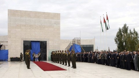 Mausoleo donde reposan los retos de Yaser Arafat quien fue exhumado ayer por expertos de varios países.
