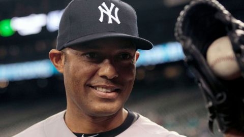 Marianito Rivera y los Yankees pactan por $10 millones, por un año más en la 'gran carpa'.