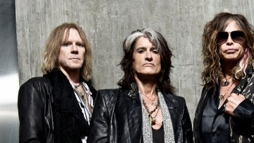 Aerosmith sigue en su propia dimensión musical con un nuevo álbum.