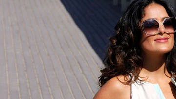 La hija de "Tin Tan" indicó que ha pensado en la veracruzana, Salma Hayek, como la candidata ideal para interpretar a su madre.