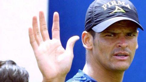 El ex arquero colombiano Miguel Calero muere en México a causa de una trombosis.