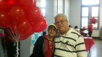 José Soto y Norma Pérez  enfrentan el VIH con mente positiva y reciben ayuda del programa Positive Living de la organización BronxWorks.