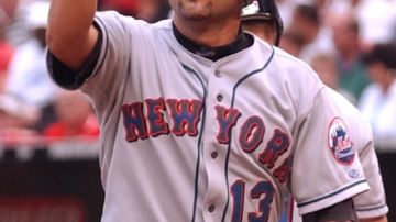 Edgardo Alfonzo estrella de los Mets promueve el censo. /Archivo