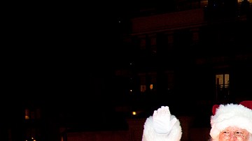 El trineo de Santa Claus montado sobre el tren de Navidad de la CTA.